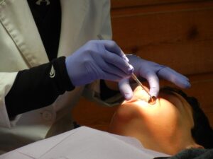 Γιατί το Invisalign είναι η ιδανική εναλλακτική λύση στα παραδοσιακά σιδεράκια
