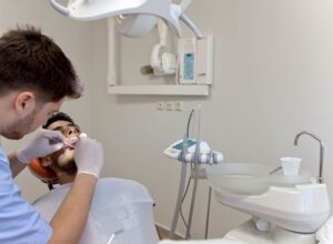 Συνήθεις διαδικασίες από έναν οικογενειακό οδοντίατρο